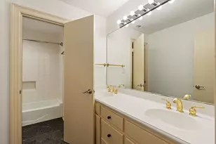 12039 E Circle Dr, Houston, TX 77071 - Photo 26