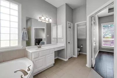 118 Oriel Oaks Circle, The Woodlands, TX 77382 - Photo 20