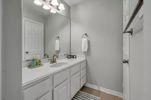 118 Oriel Oaks Cir, The Woodlands, TX 77382 - Photo 26