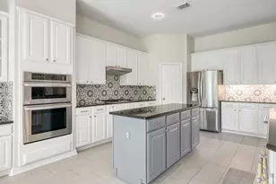 118 Oriel Oaks Cir, The Woodlands, TX 77382 - Photo 14
