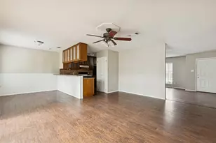 324 Olive St, Huntsville, TX 77340 - Photo 10