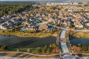 2203 Flameleaf Ct, Conroe, TX 77384 - Photo 48