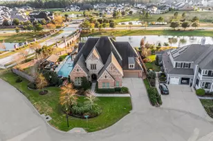 2203 Flameleaf Ct, Conroe, TX 77384 - Photo 2