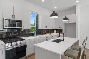 4710 Thornton Villas Ln, Houston, TX 77018 - Photo 2