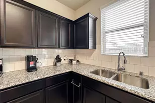 2 Eagle Lake Ct, Manvel, TX 77578 - Photo 10