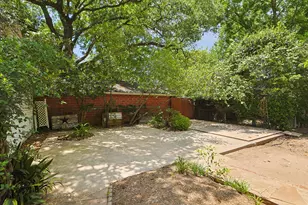 212 S Pine St, Tomball, TX 77375 - Photo 36