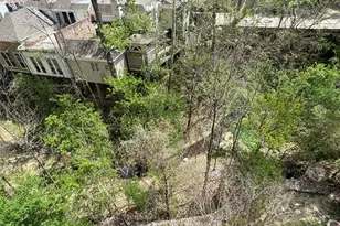 49 Briar Hollow Ln, Houston, TX 77027 - Photo 10