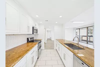 49 Briar Hollow Lane #304, Houston, TX 77027 - Photo 16