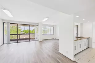 49 Briar Hollow Ln, Houston, TX 77027 - Photo 4