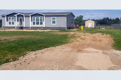 1093 Anna Ln, Sealy, TX 77474 - Photo 2