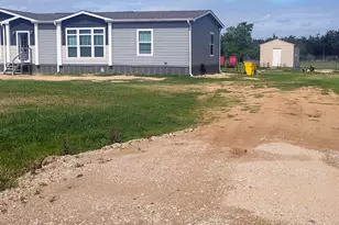 1093 Anna Ln, Sealy, TX 77474 - Photo 2