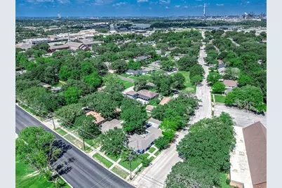 611 N Pruett Street, Baytown, TX 77520 - Photo 46
