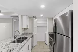 3525 Sage Rd, Houston, TX 77056 - Photo 2