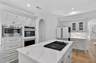 2 Argonne Pl, The Woodlands, TX 77382 - Photo 14