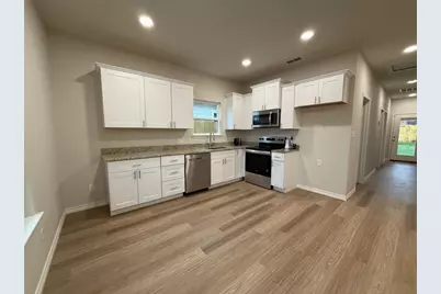 702 W Walnut Street, Longview, TX 75601 - Photo 2