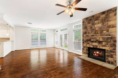 19 Endor Forest Place, The Woodlands, TX 77382 - Photo 8