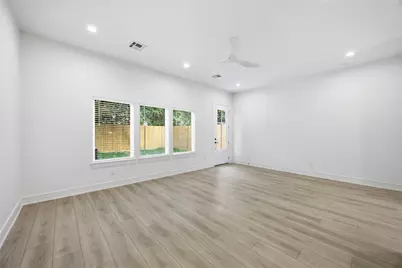 8019 Grandview Street #B, Houston, TX 77051 - Photo 12
