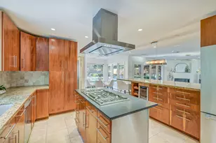 451 Brown Saddle St, Houston, TX 77057 - Photo 8