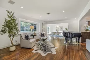 451 Brown Saddle St, Houston, TX 77057 - Photo 4