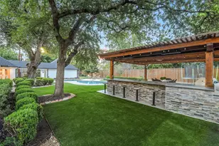 451 Brown Saddle St, Houston, TX 77057 - Photo 32