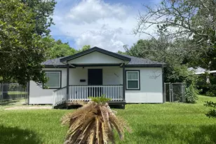 2016 Magnolia Dr, La Marque, TX 77568 - Photo 2