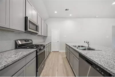 3919 Sugardale Street, Baytown, TX 77521 - Photo 8