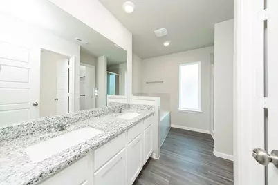 15646 Buffalo Meadow Court, Houston, TX 77090 - Photo 12