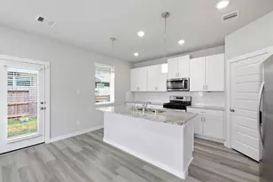 614 Pelican Dr, Kemah, TX 77565 - Photo 8