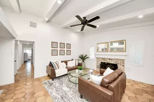 10150 Brinwood Dr, Houston, TX 77043 - Photo 4