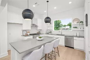 902 Kern St, Houston, TX 77009 - Photo 14