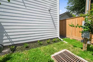 902 Kern St, Houston, TX 77009 - Photo 30