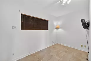 1401 E Beach Dr, Galveston, TX 77550 - Photo 20