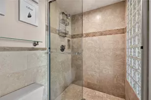 1401 E Beach Dr, Galveston, TX 77550 - Photo 18