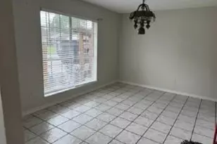 2000 Silver Oaks Dr, Orange, TX 77632 - Photo 2