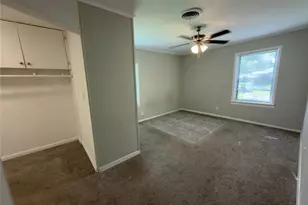 819 W Kyle Rd, Clute, TX 77531 - Photo 14