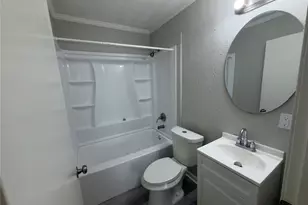 819 W Kyle Rd, Clute, TX 77531 - Photo 16