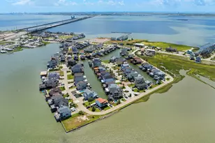 413 Jeanie Lynne Circle, Tiki Island, TX 77554 - Photo 32