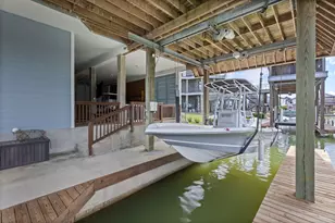 413 Jeanie Lynne Circle, Tiki Island, TX 77554 - Photo 26