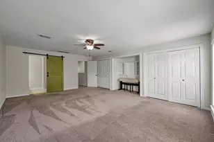 33 Regency Pt, Conroe, TX 77356 - Photo 18