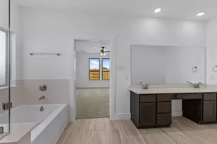 4533 Blue Mountain Laurel St, Pinehurst, TX 77362 - Photo 10