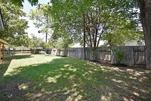 2035 Shorewood Ln, Sugar Land, TX 77479 - Photo 2