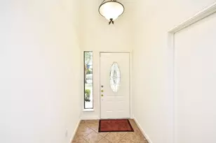 2035 Shorewood Ln, Sugar Land, TX 77479 - Photo 4