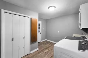 829 S Van Ostrand Ave, Winnie, TX 77665 - Photo 20