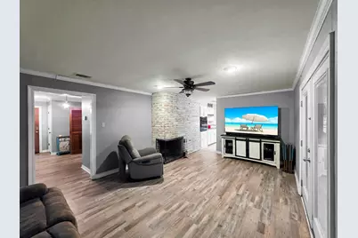 829 S Van Ostrand Avenue, Winnie, TX 77665 - Photo 14