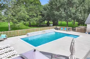 829 S Van Ostrand Ave, Winnie, TX 77665 - Photo 6