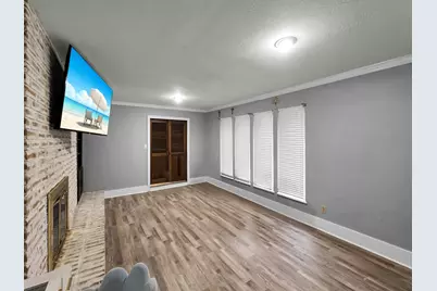 829 S Van Ostrand Avenue, Winnie, TX 77665 - Photo 10