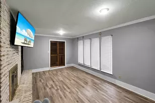 829 S Van Ostrand Ave, Winnie, TX 77665 - Photo 10