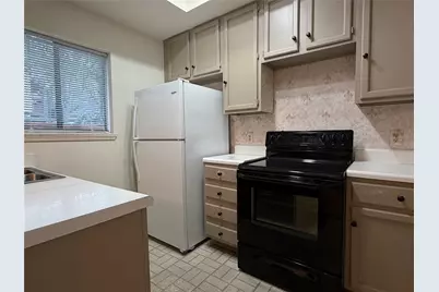 11711 Memorial Drive #203, Houston, TX 77024 - Photo 6