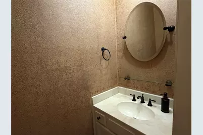 11711 Memorial Drive #203, Houston, TX 77024 - Photo 20