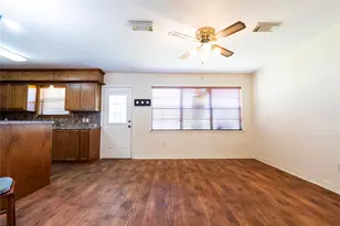 905 28th St, Dickinson, TX 77539 - Photo 10